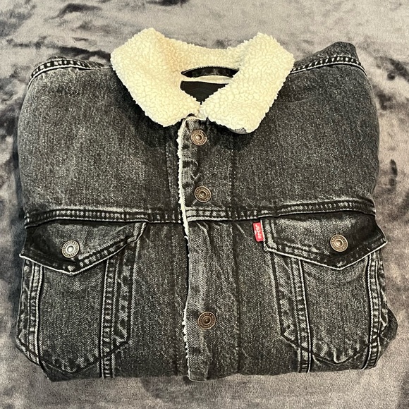 Levi’s Sherpa Denim Jacket - Picture 15 of 15